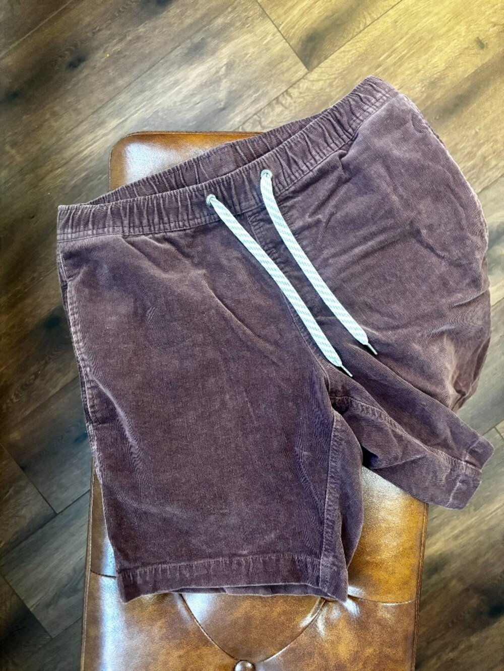 Vuori Optimist Shorts | Brown | Mens Small